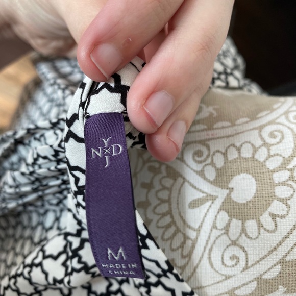 Nydj lightweight black and white patterned tank - Picture 5 of 5